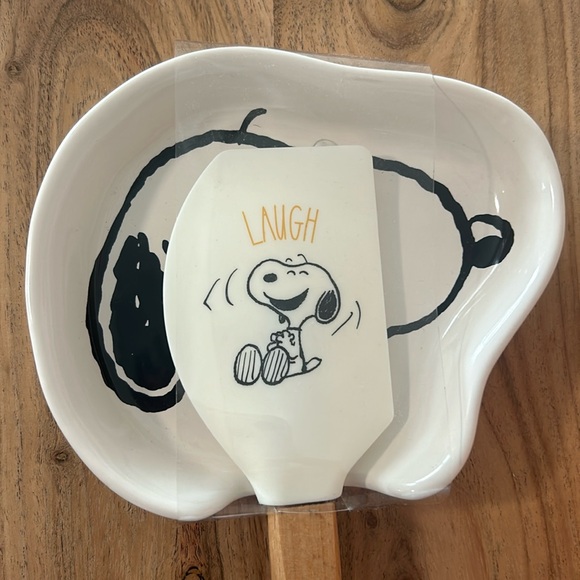 Rae Dunn NEW Snoopy Peanuts spoon rest and rubber spatula - Picture 2 of 5